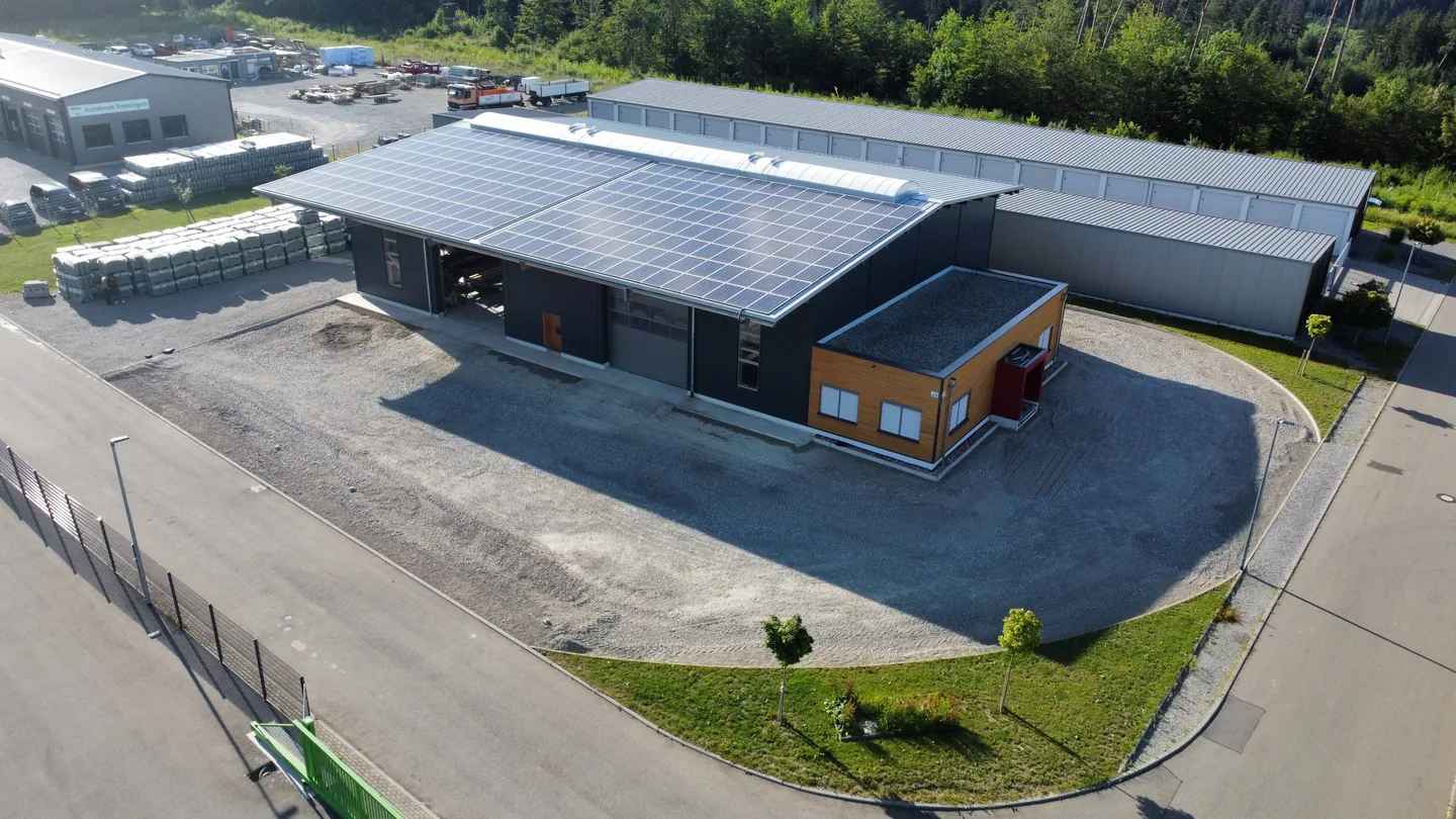 Betriebshalle der Zimmerei Stier in Trossingen